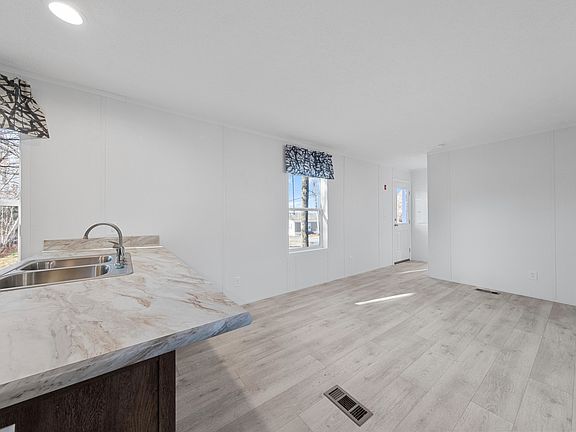 5th image of 970 Gardiner Road