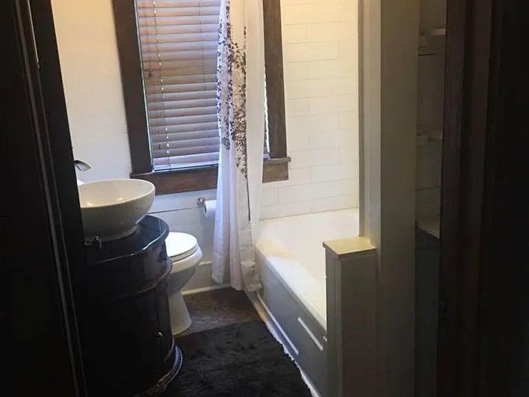 Full Bathroom -downstairs