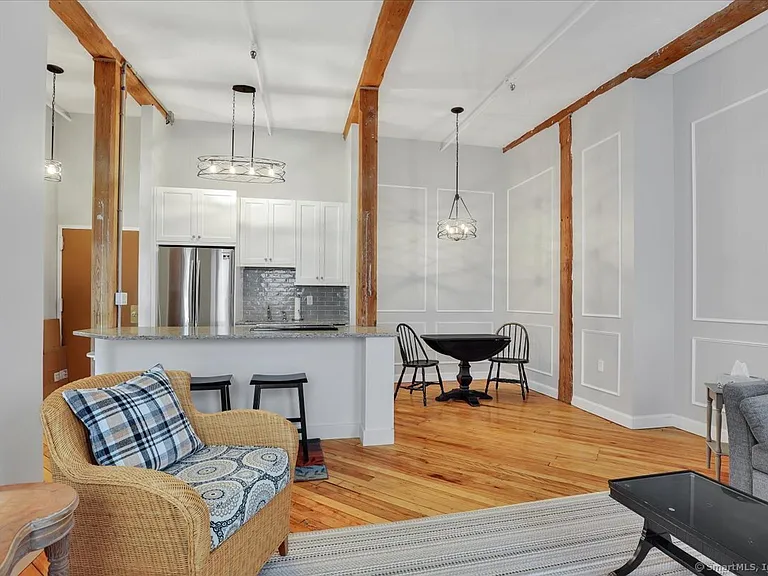 222 Williams St E #416 — Photo 5