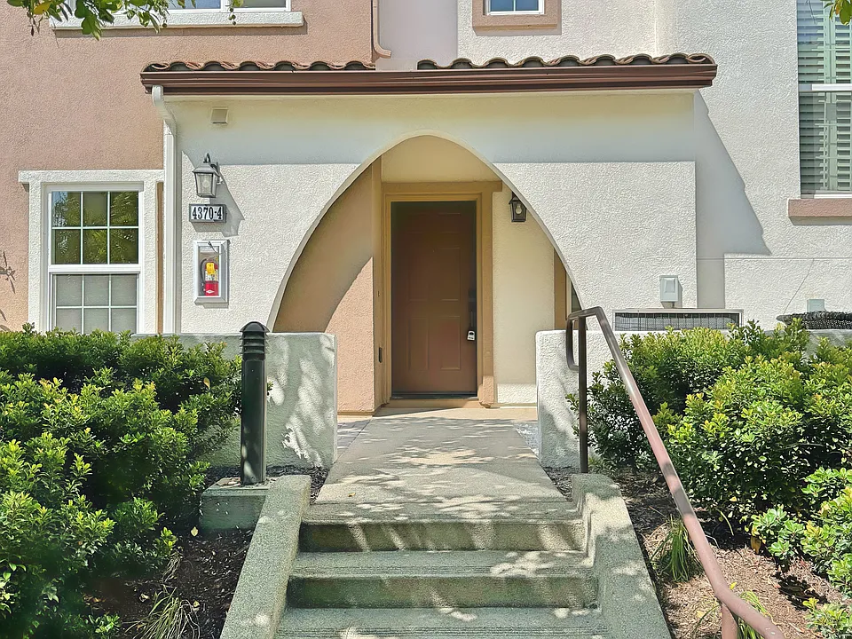 4370 Pacifica Way #4
