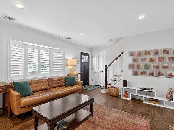 3rd image of 28 Harbor Road