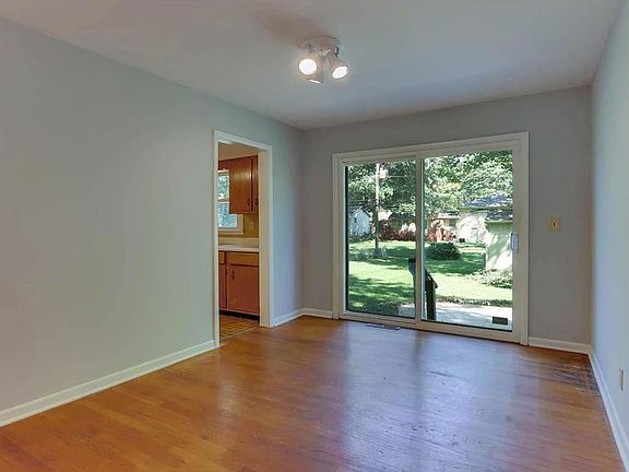 5th image of 9415 Craig Dr