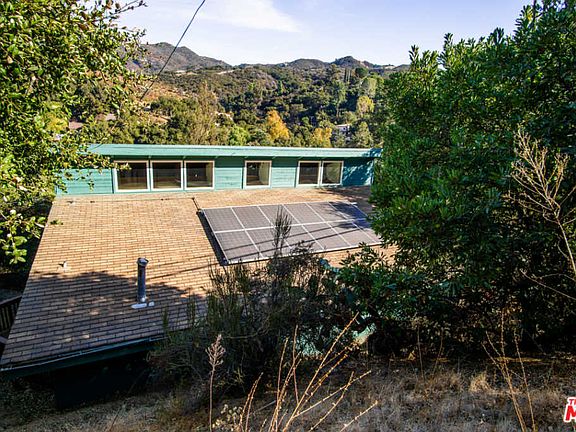 4th image of 21065 Hillside Dr