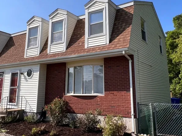 35 Marsh Dr #B, Taunton, MA 02780