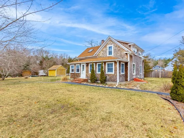 137 Fearing Hill Rd, Wareham, MA 02571
