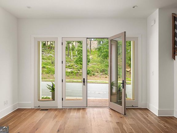 4th image of 10904 Serenbe Ln