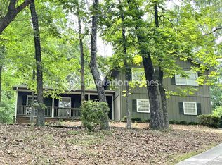 960 Hunterhill Dr, Roswell, GA 30075