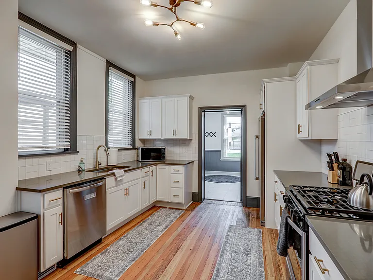 732 Chestnut St — Photo 3