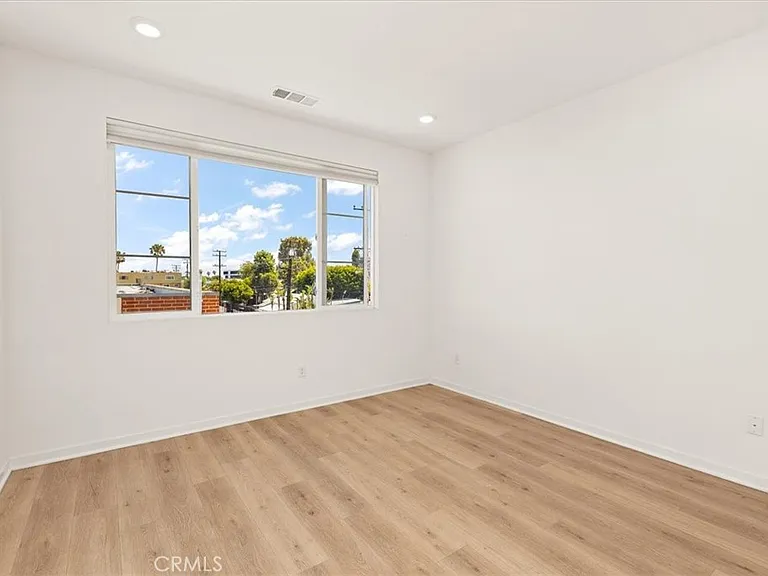 3667 Elm Ave — Photo 9