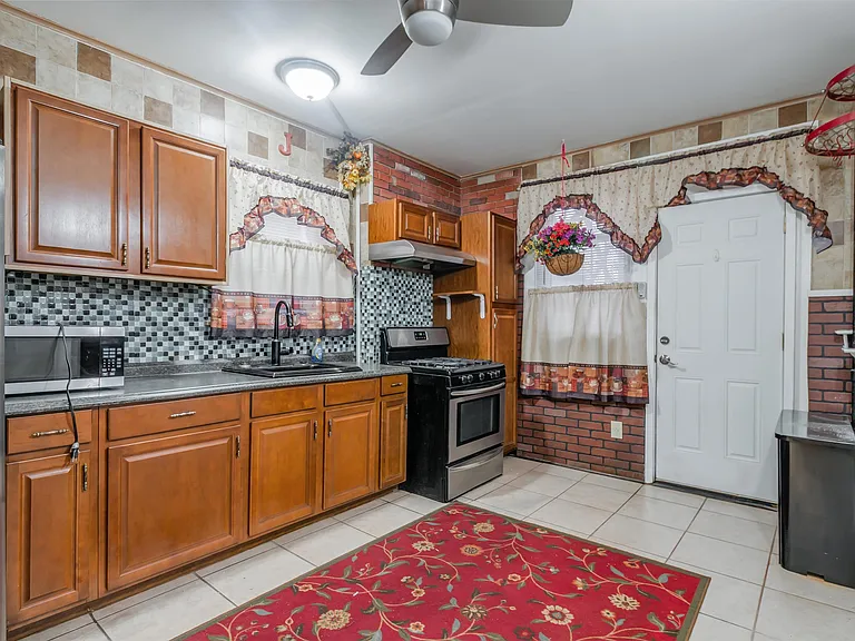 41 Greenville Ave #1 — Photo 4