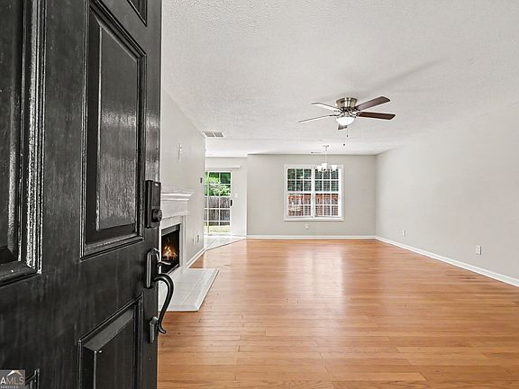 3rd image of 4489 Chestnut Lake Ave
