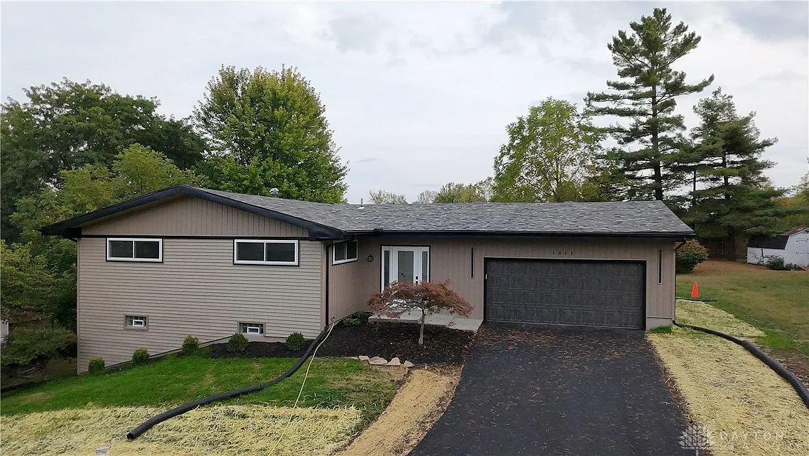 1811 Devon Dr photo 1
