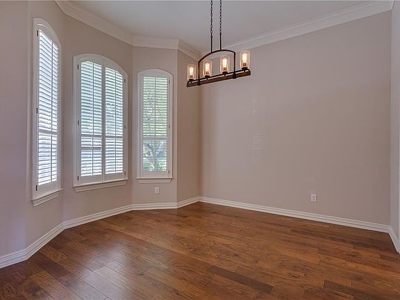 4th image of 6325 Yorkdale Dr