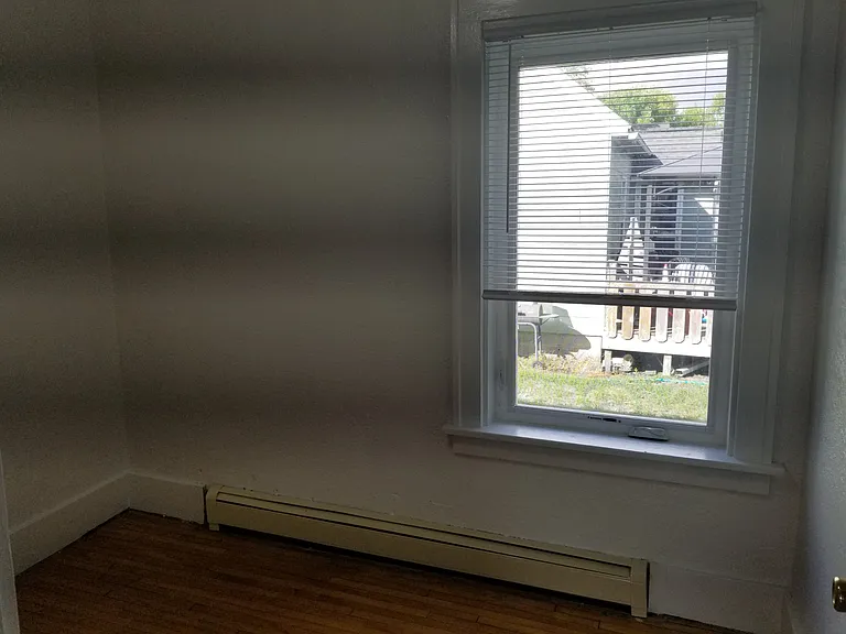 112 5th St S #1 — Photo 7