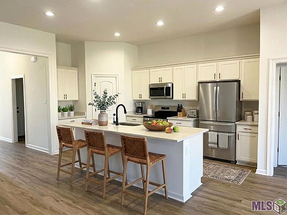 4th image of 3809 Retreat Dr