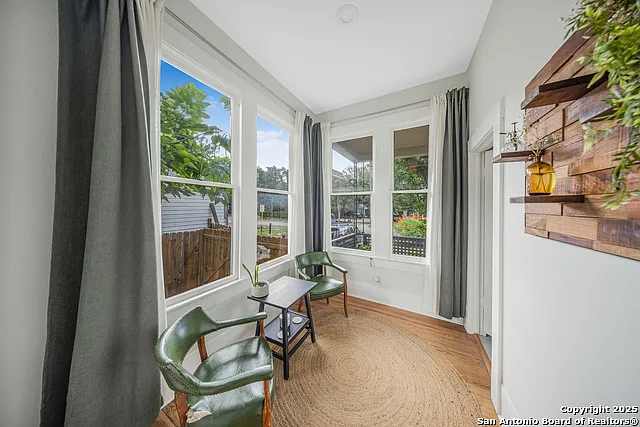 509 W Mistletoe Ave — Photo 17