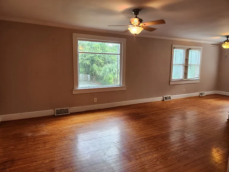 2202 Cameron Blvd — Photo 9