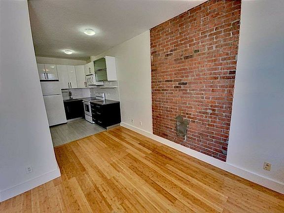 3rd image of 99 Elizabeth St #3R