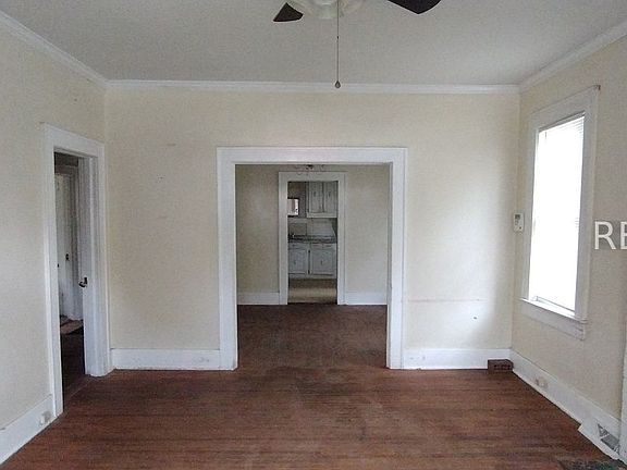4th image of 645 Highland St