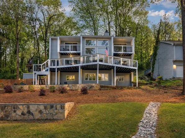 8515 Lake Dr, Snellville, GA 30039