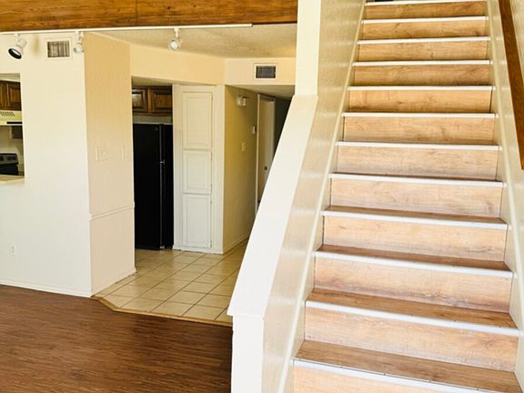5th image of 1320 Bluffview Dr APT D