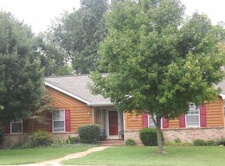 1022 Monfort Ct, Lake Saint Louis, MO