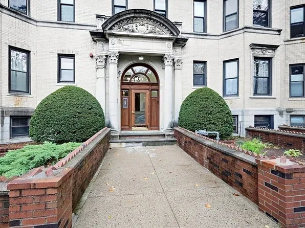 69 Park Dr APT 3, Boston, MA 02215