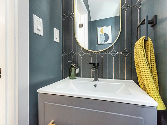 5th image of 1610 Rosedale St NE