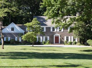 22 E Gate Rd, Huntington, NY 11743