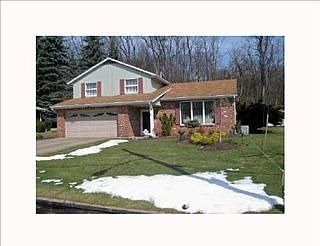 5th image of 451 Satinwood Dr