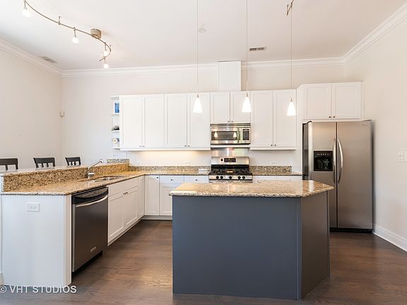 4th image of 852 N Damen Ave #2N