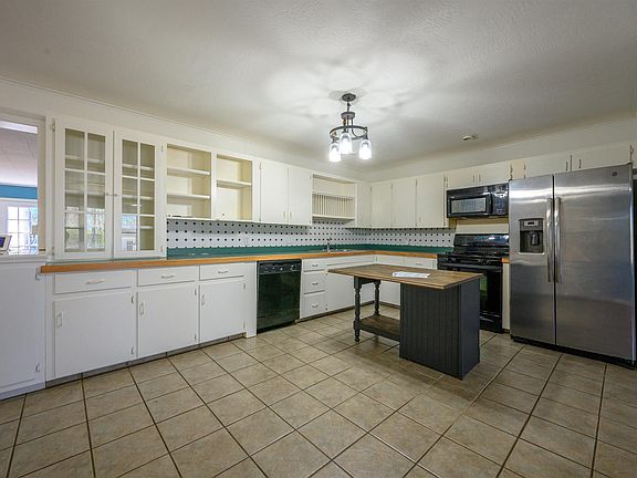 3rd image of 1775 Sun Valley Dr