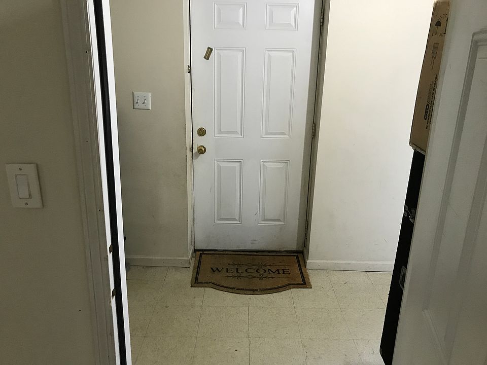 1st image of 410 Avon Ave