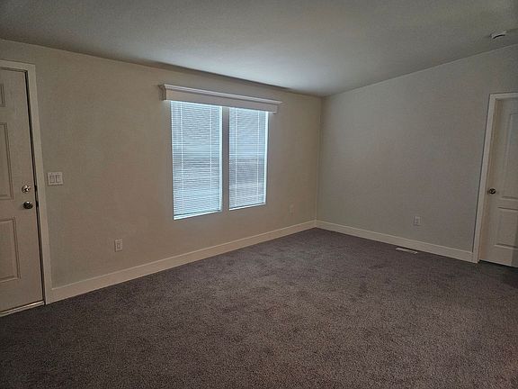 2nd image of 1024 Holly St