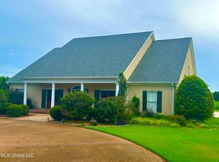 1308 Robert E Lee Dr, Greenwood, MS 38930
