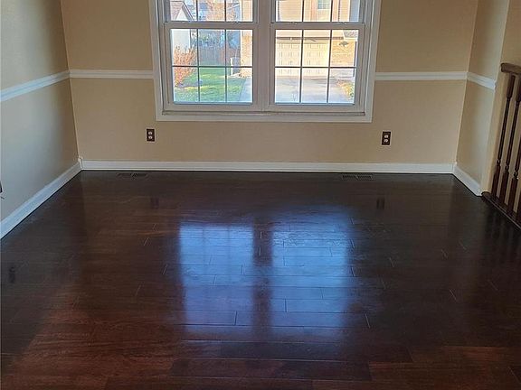 3rd image of 5144 Stephanie Dr