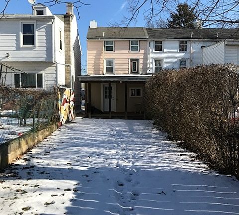 3rd image of 216 Marshall St