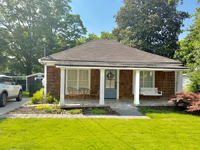425 Garner St — Photo 16