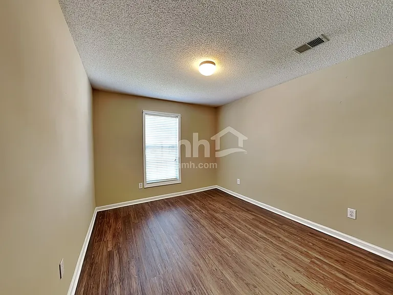 620 Claredon Ct — Photo 26