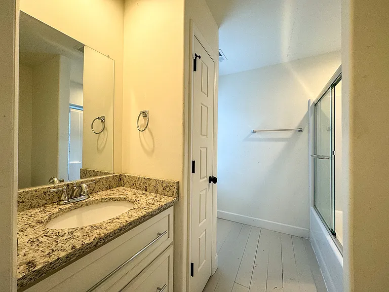 428 Winston St #1 — Photo 9