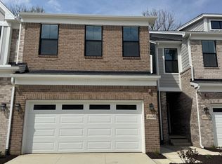 49482 Coldwater Ridge Dr, Northville, MI 48168