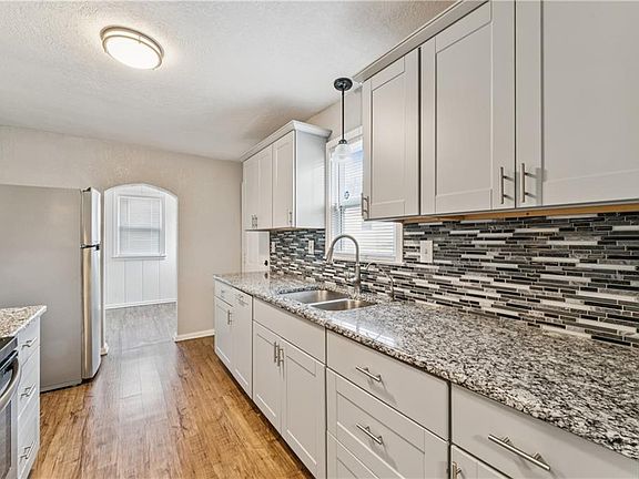 5th image of 1859 N 40th St