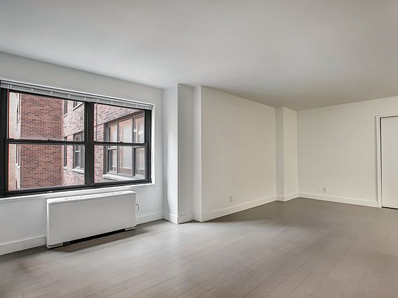 4th image of 120 E 34th St APT 17M