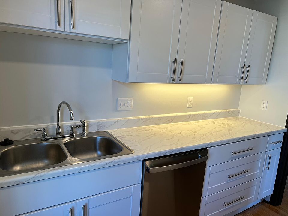 Kitchen right
