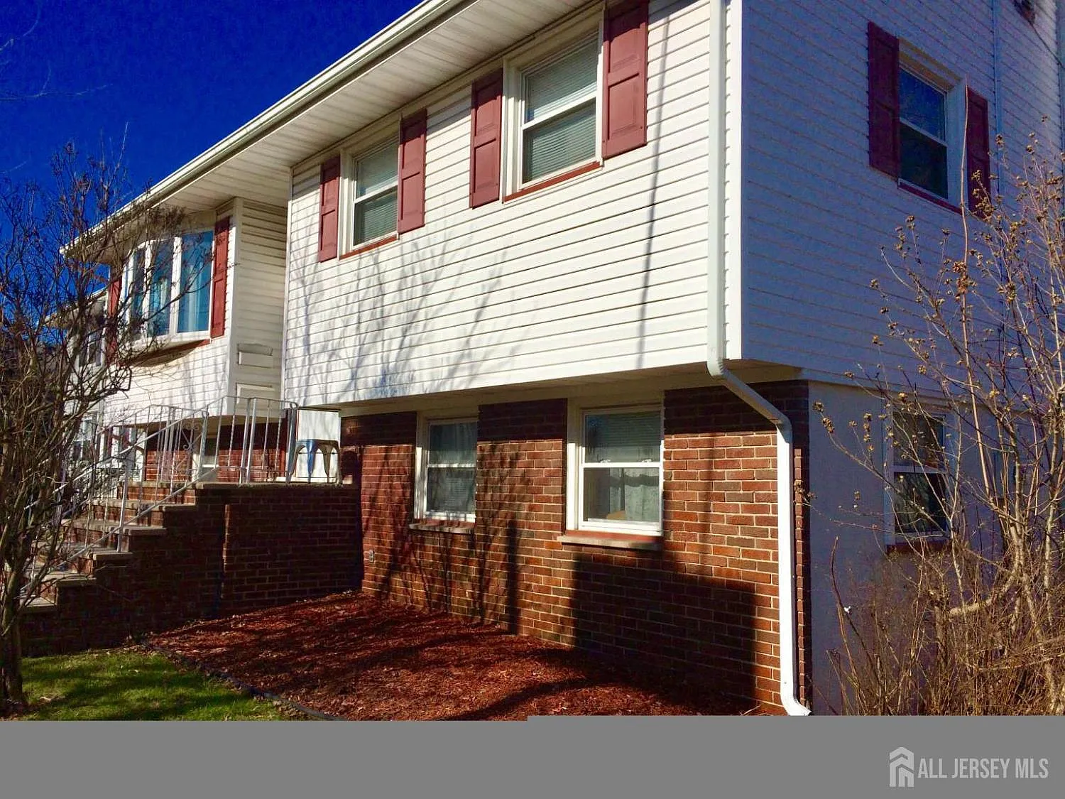 141 Dunbar Ave photo 1