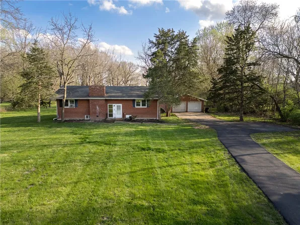 112 Sunset Rd, Danville, IL 61834