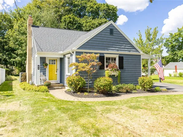 64 Miles Ave, Fairport, NY 14450