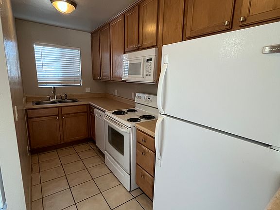 3rd image of 2522 E Glenn St