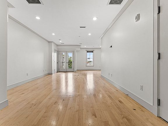 2nd image of 542 Dorchester Ave #302