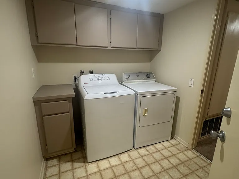 2901 Snow Creek Ln — Photo 23